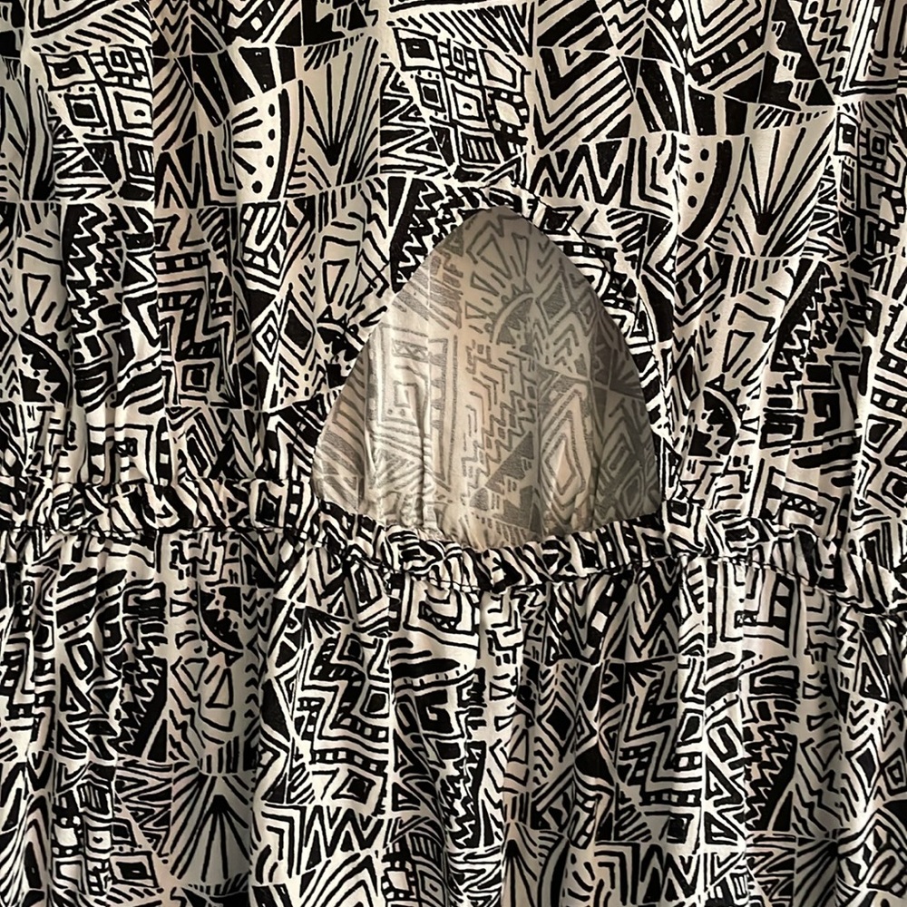 Patterned Mini Dress with Pockets - Picture 5 of 5